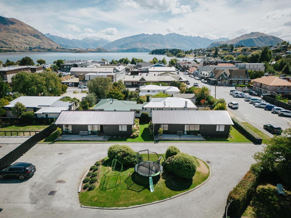5 - Delightful Space In Tranquil Neighbourhood, Close To The Lake ワナカ エクステリア 写真